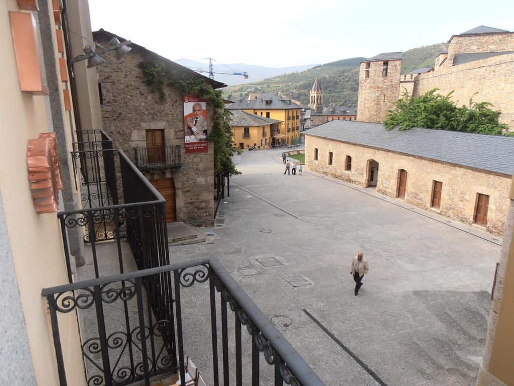 Hostal Virgen De La Encina بونفيراذا الغرفة الصورة