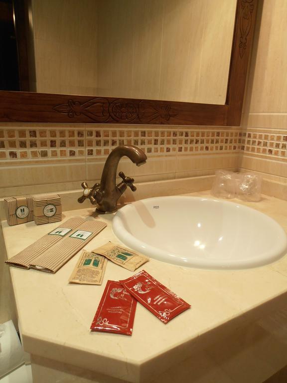 Hostal Virgen De La Encina بونفيراذا الغرفة الصورة