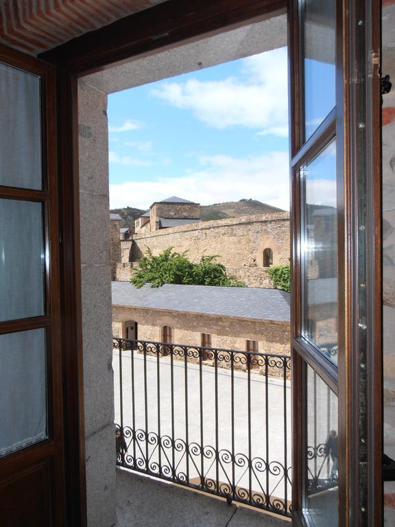 Hostal Virgen De La Encina بونفيراذا الغرفة الصورة