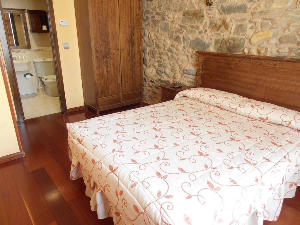 Hostal Virgen De La Encina بونفيراذا الغرفة الصورة