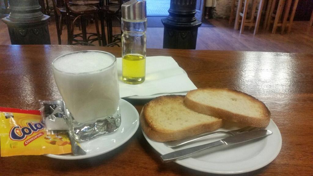 Hostal Virgen De La Encina بونفيراذا المظهر الخارجي الصورة